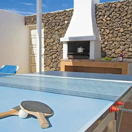Puerto Del Carmen Sleeps 8 Wifi Вилла